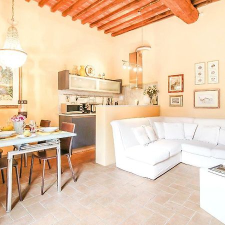Apartment Guinigi With Private Courtyard Lucca Exterior photo
