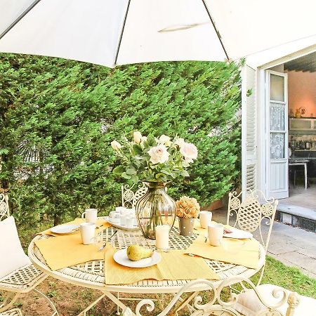 Apartment Guinigi With Private Courtyard Lucca Exterior photo
