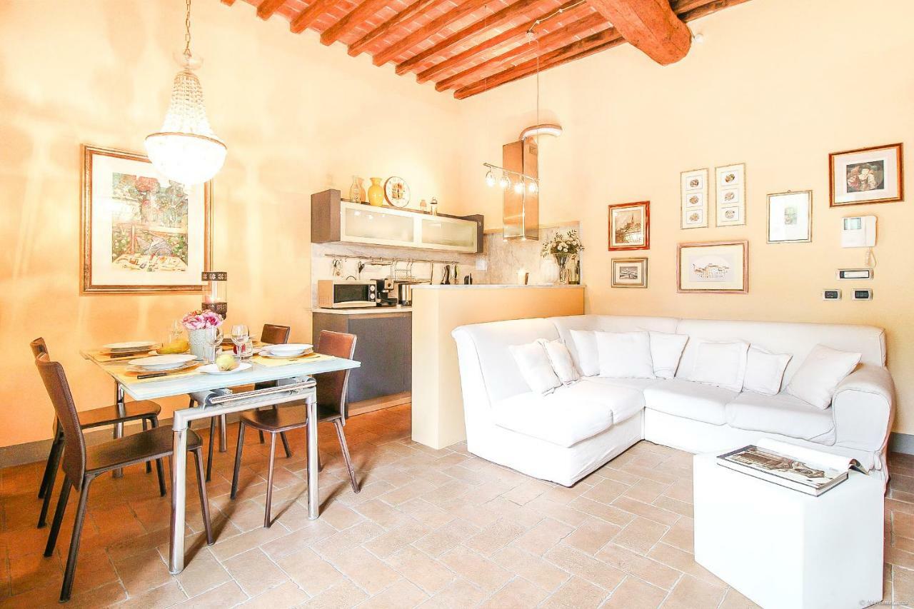 Apartment Guinigi With Private Courtyard Lucca Exterior photo