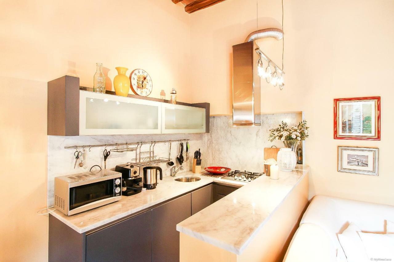 Apartment Guinigi With Private Courtyard Lucca Exterior photo