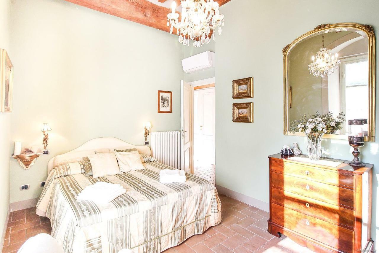 Apartment Guinigi With Private Courtyard Lucca Exterior photo