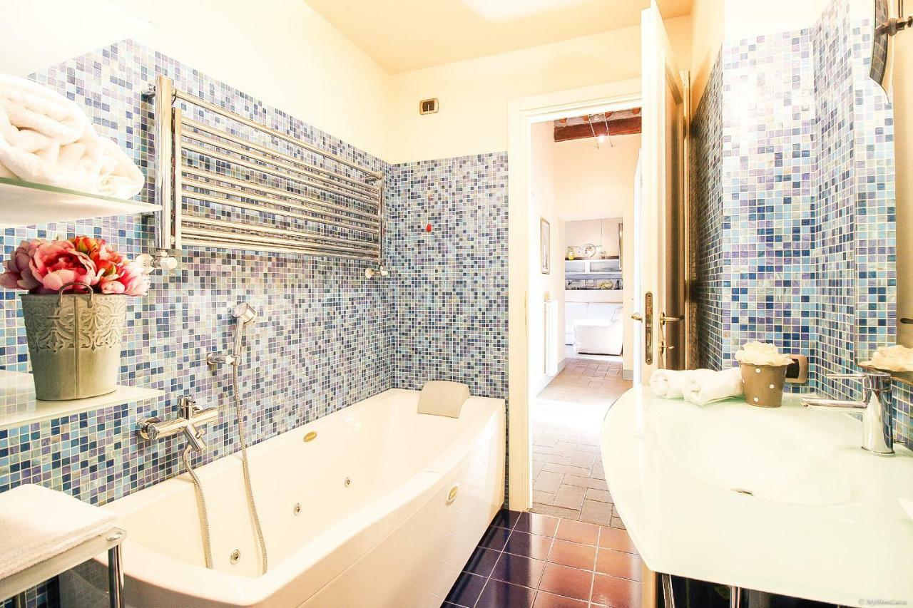 Apartment Guinigi With Private Courtyard Lucca Exterior photo
